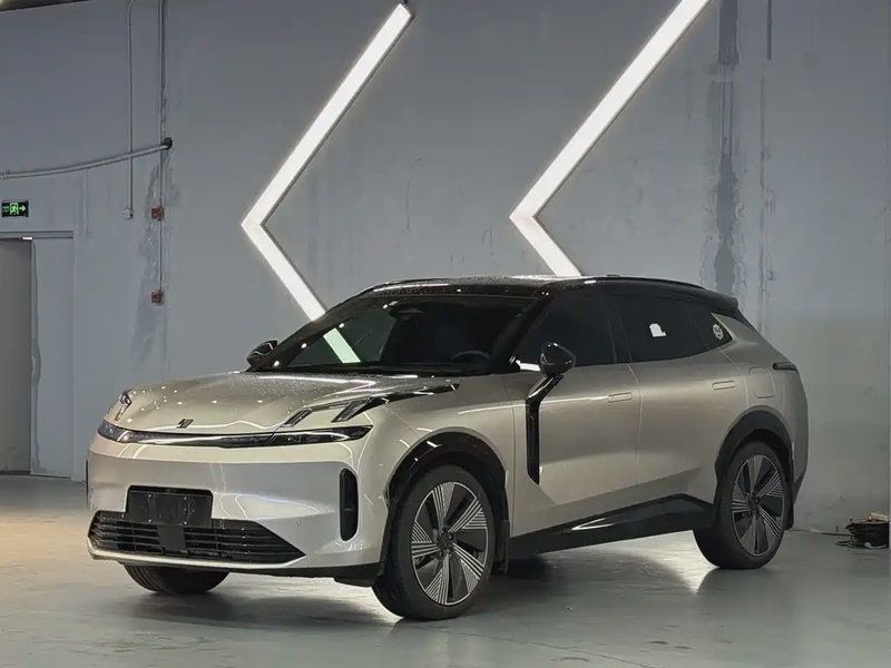 Lynk & Co 08