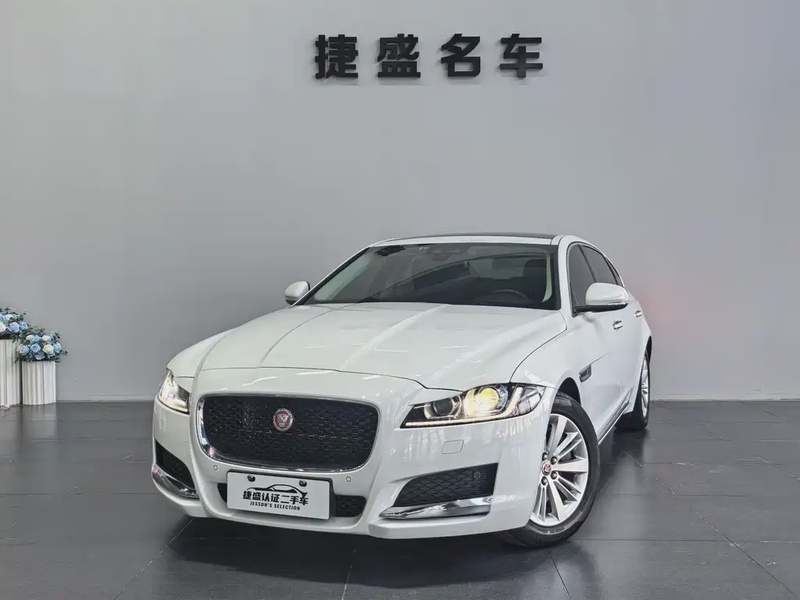 Jaguar XF
