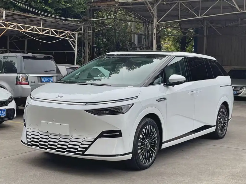 XPeng X9
