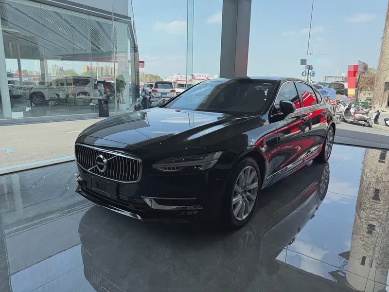 Volvo S90