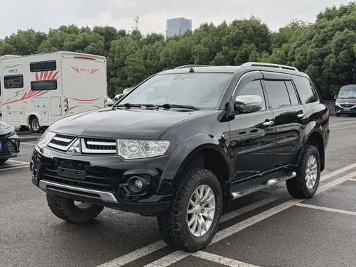 Mitsubishi Pajero Sport 2016