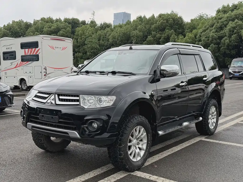 Mitsubishi Pajero Sport