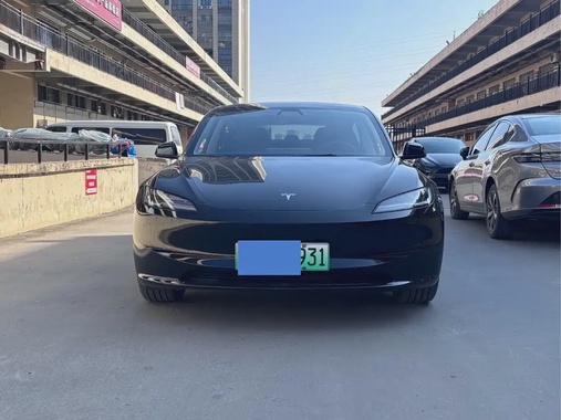 Tesla Model 3 2024