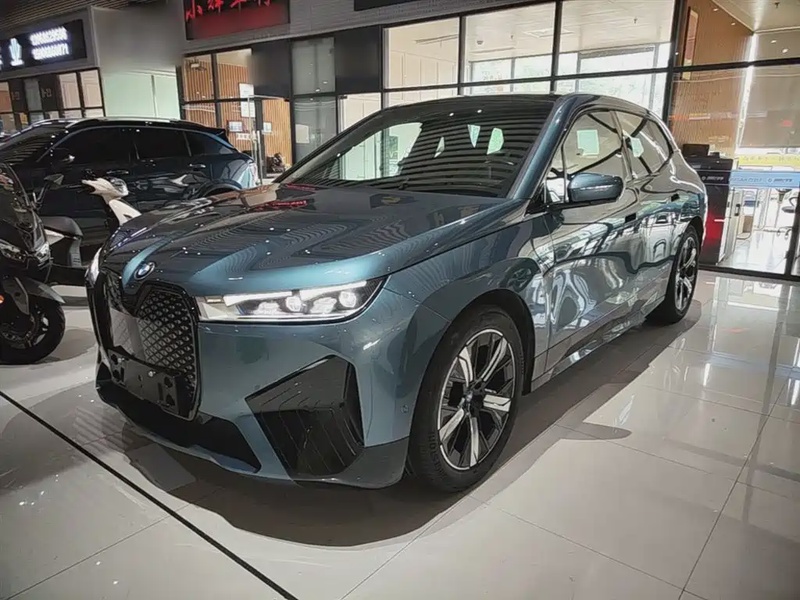 BMW iX