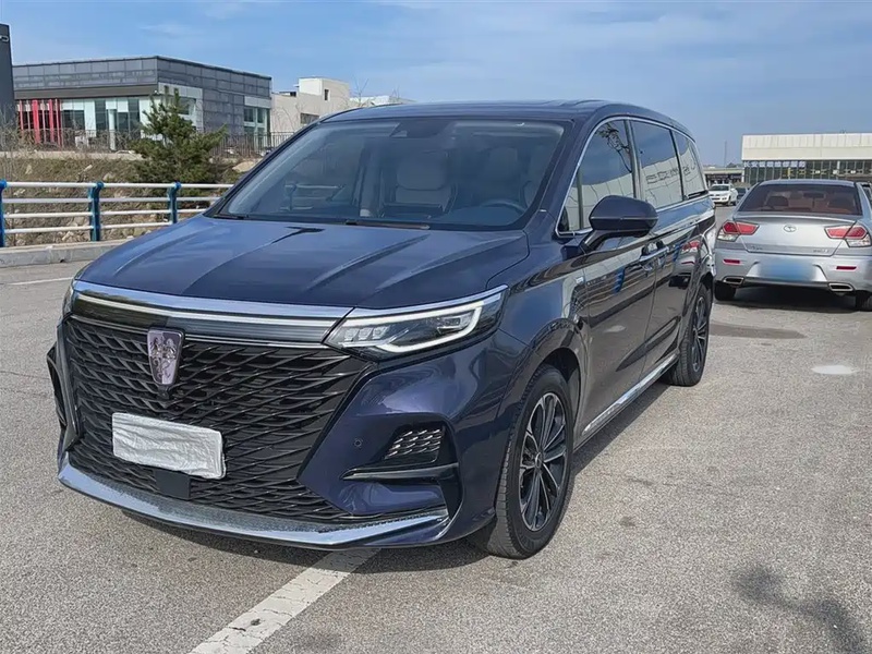 Roewe iMAX8