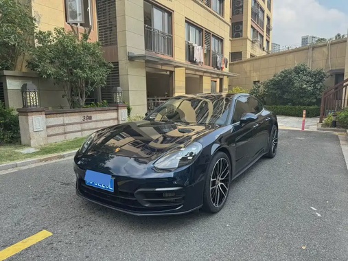 Porsche Panamera 2023