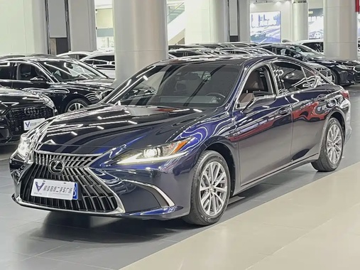 Lexus ES 2024