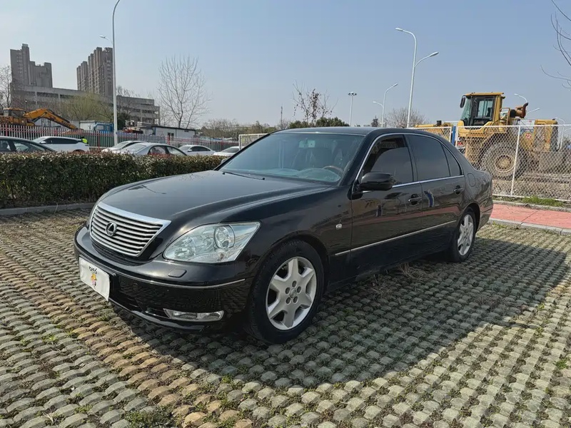 Lexus LS