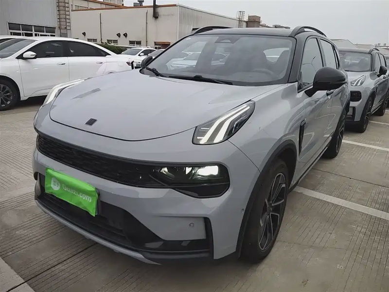 Lynk & Co 01