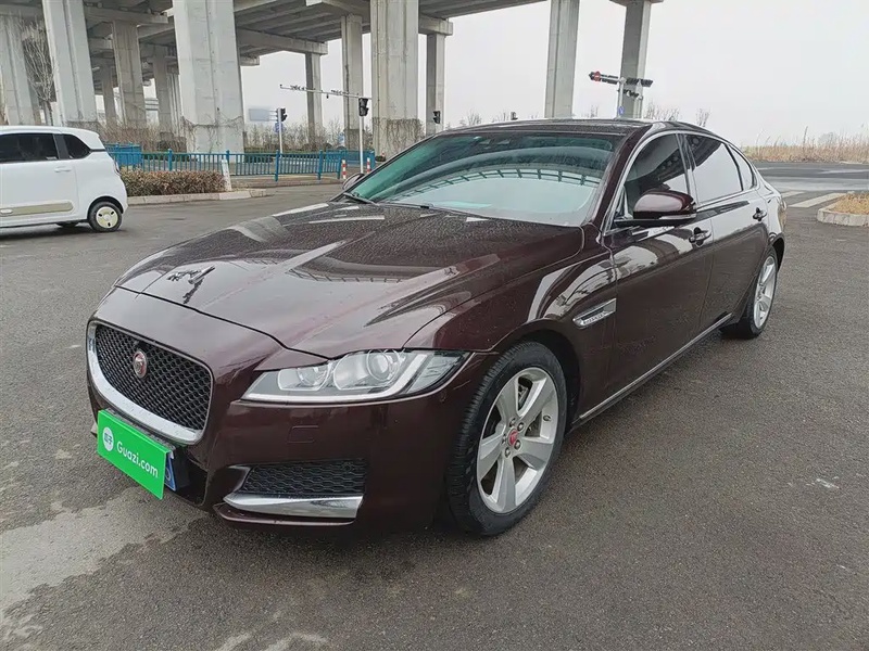 Jaguar XF