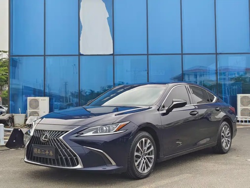 Lexus ES 2022