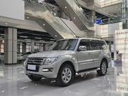 Mitsubishi Pajero 2020