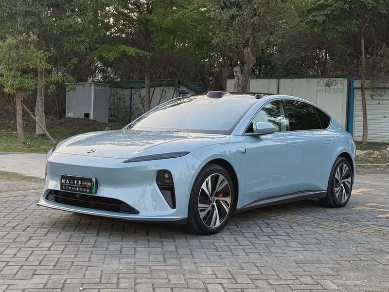 NIO ET5