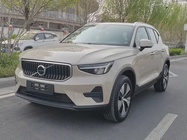 Volvo XC40 2025