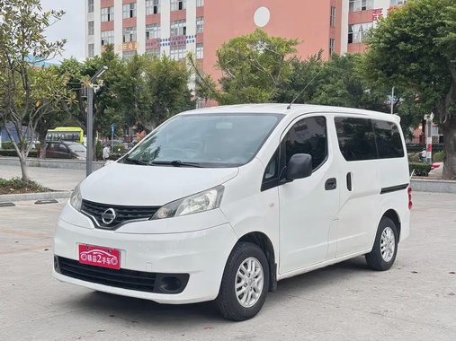 Nissan NV200 2011