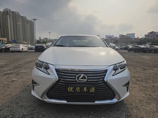 Lexus ES 2018