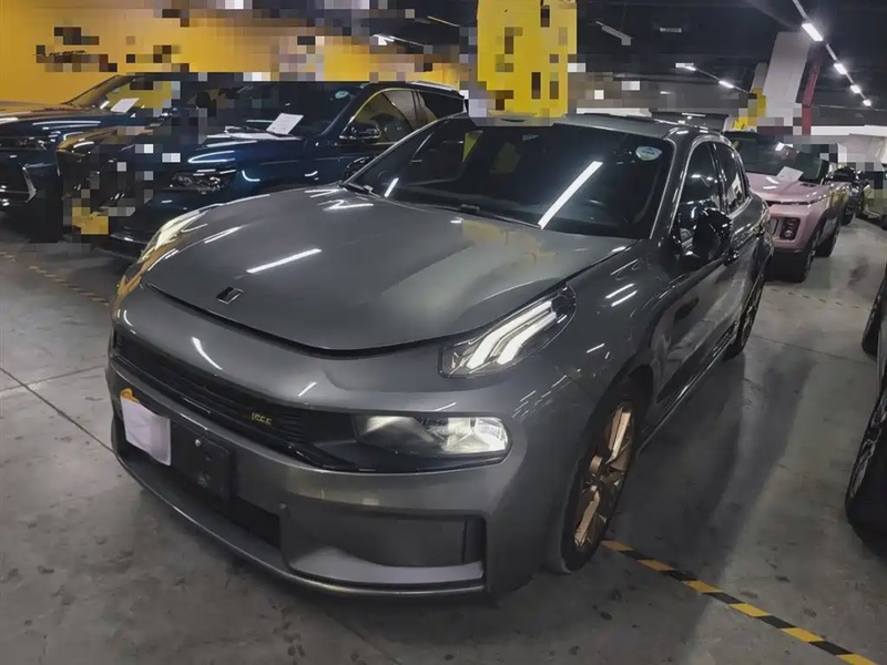 Lynk & Co 03