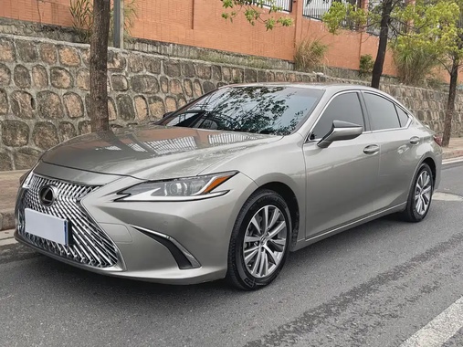Lexus ES 2023
