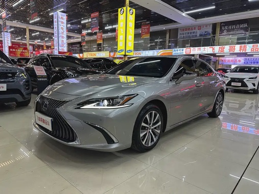 Lexus ES 2019