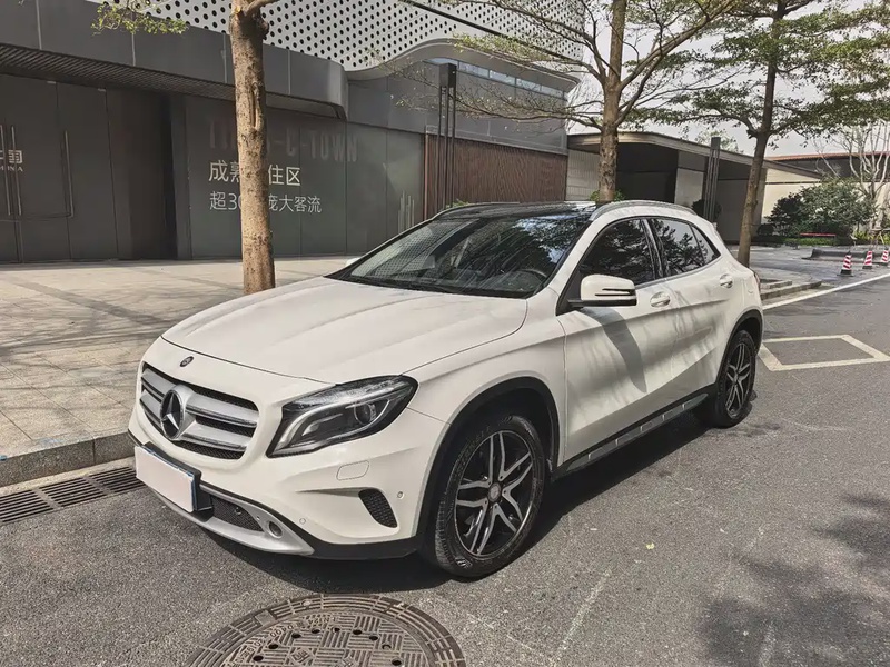 Mercedes-Benz GLA-Class
