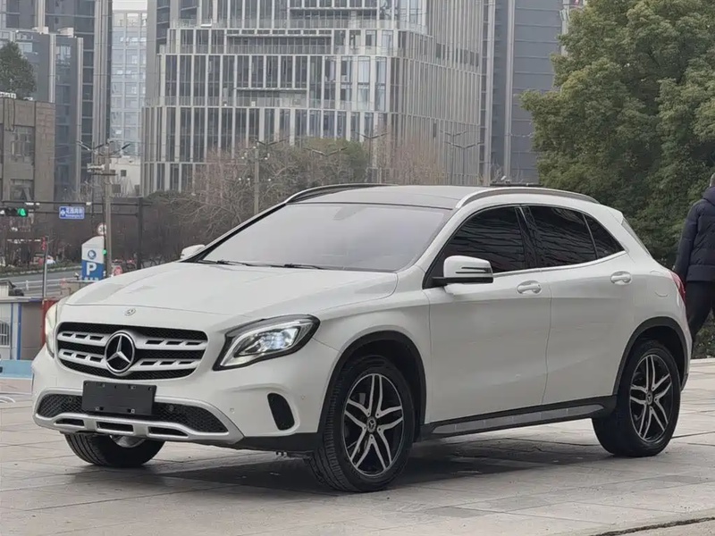 Mercedes-Benz GLA-Class
