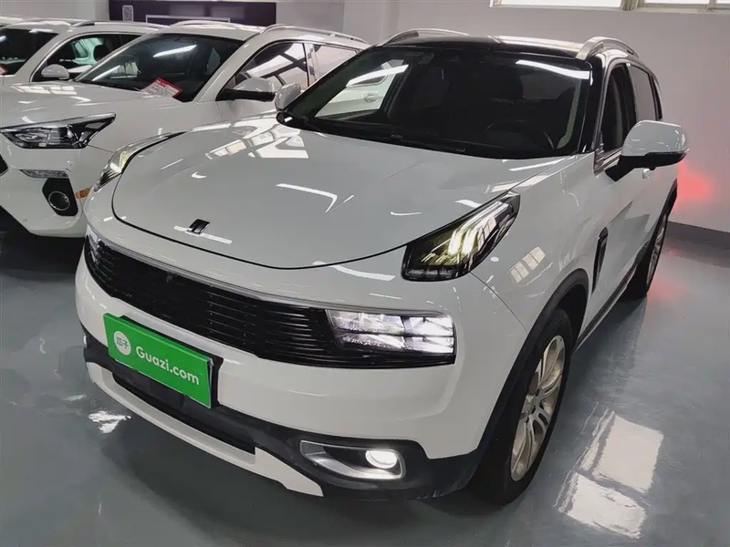Lynk & Co 01