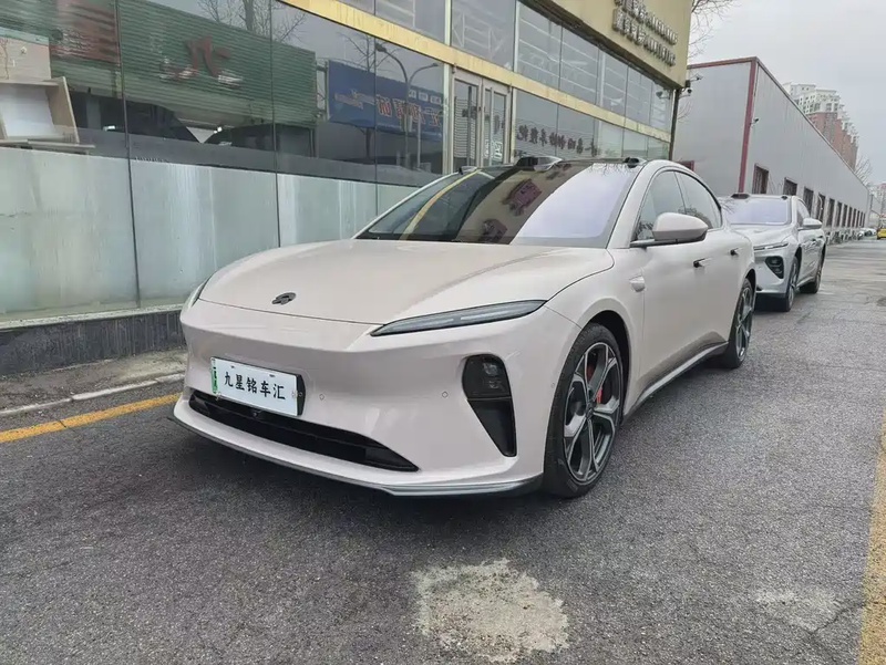 NIO ET5