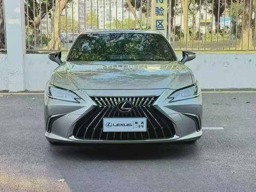 Lexus ES 2023