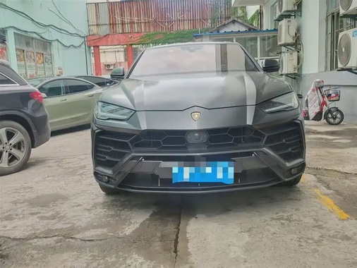 Lamborghini Urus 2021