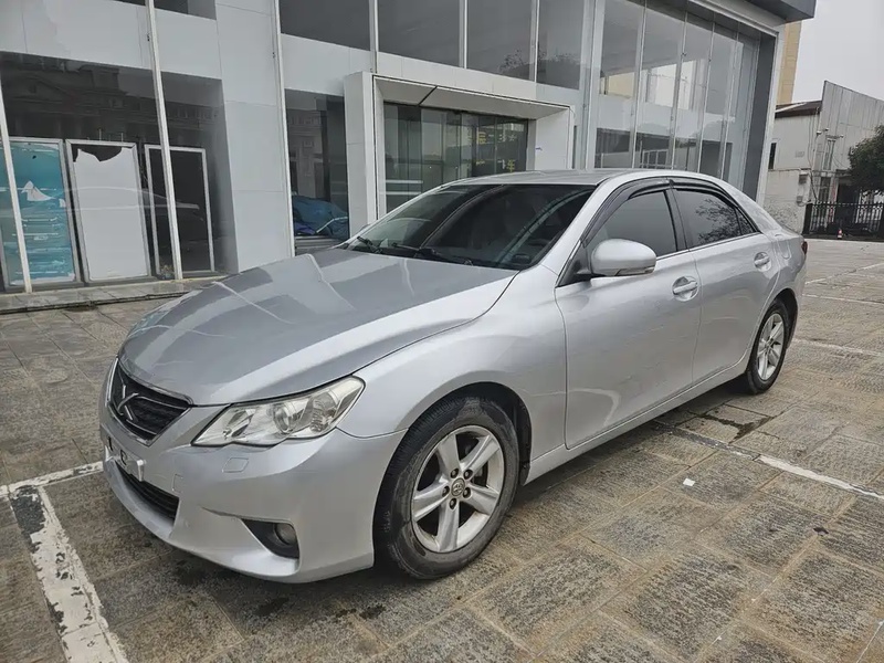 Toyota Reiz