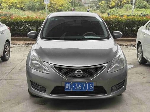 Nissan Tiida 2013