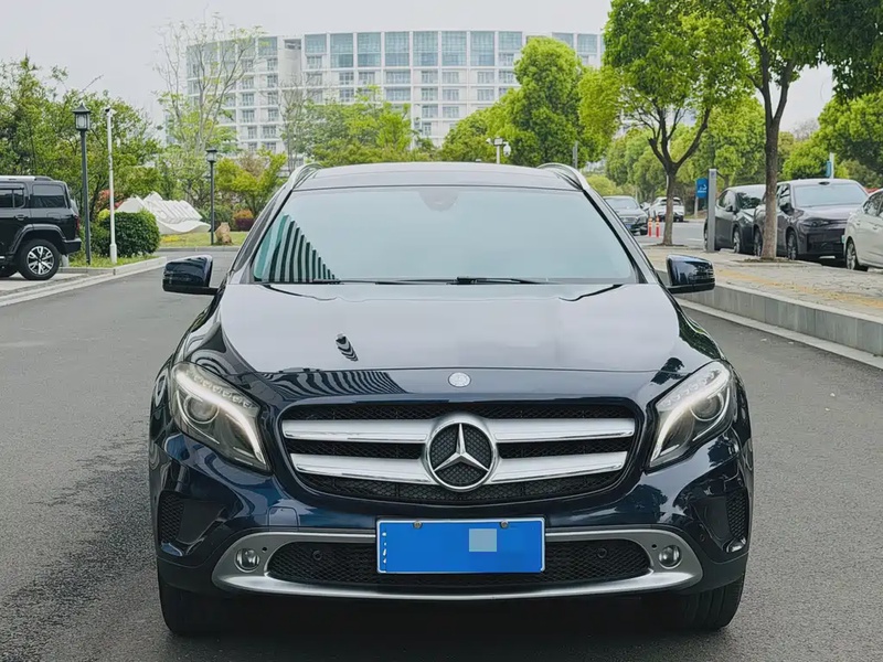 Mercedes-Benz GLA-Class