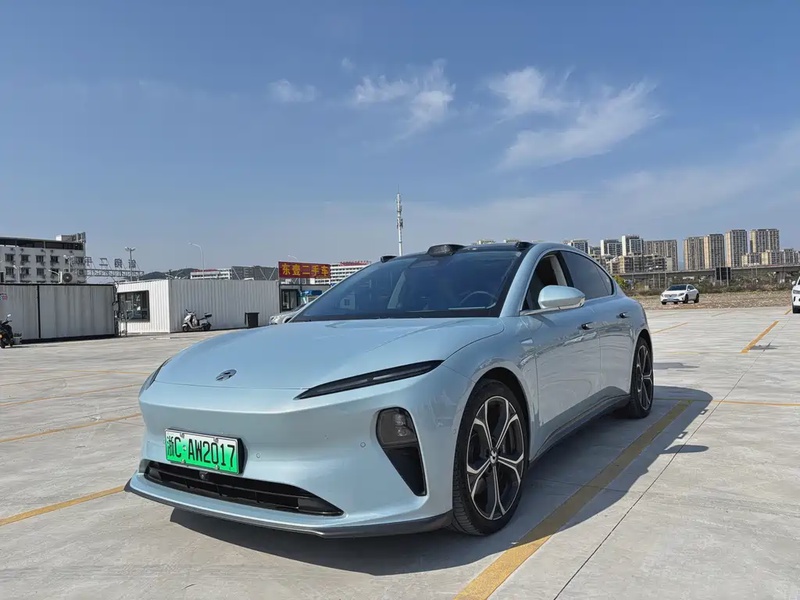 NIO ET5