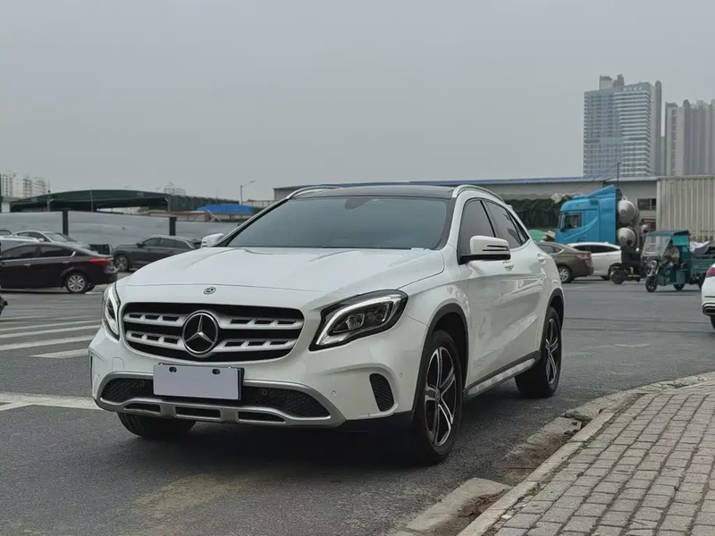 Mercedes-Benz GLA-Class