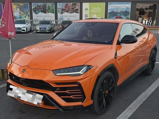 Lamborghini Urus 2021
