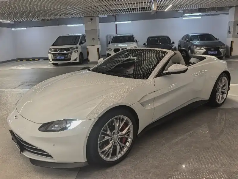 Aston Martin Vantage