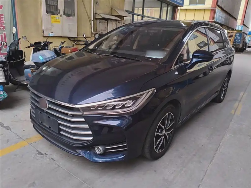BYD MAX