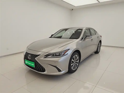 Lexus ES 2024