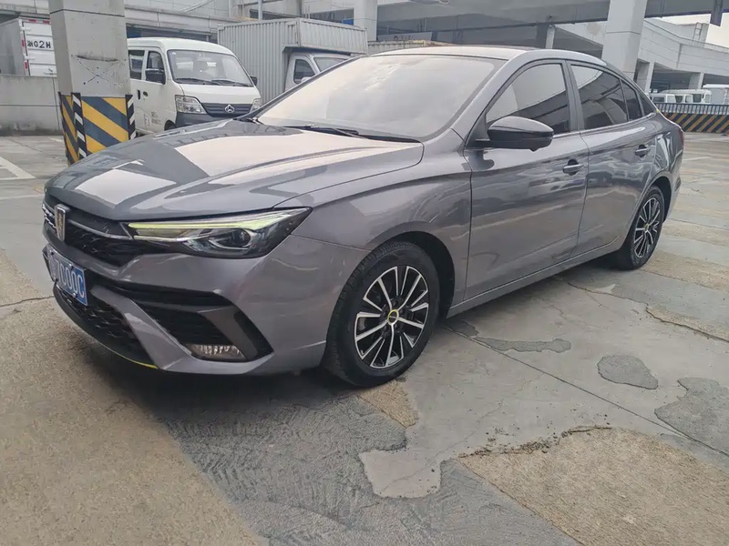 Roewe i5