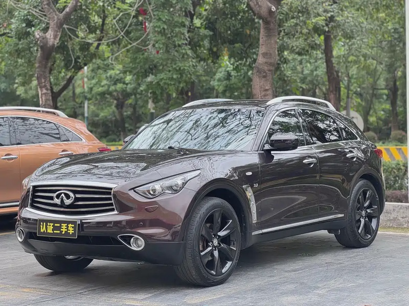 Infiniti QX70