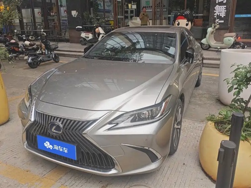 Lexus ES 2021