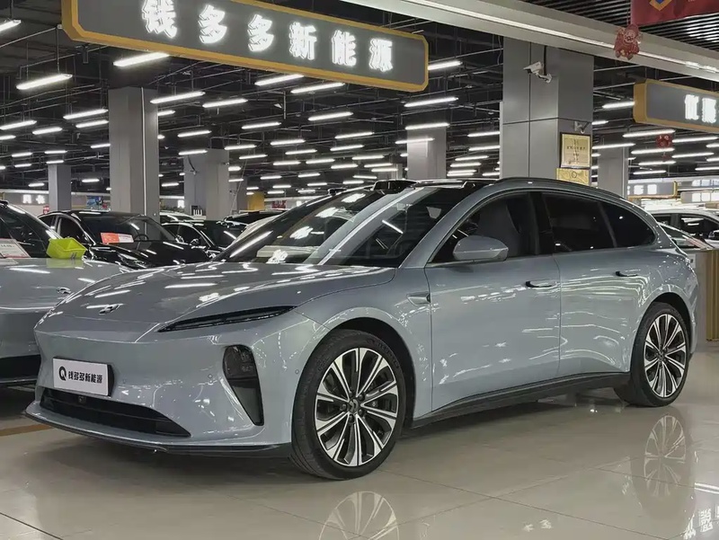 NIO ET5T