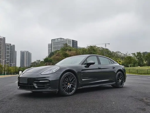 Porsche Panamera 2021