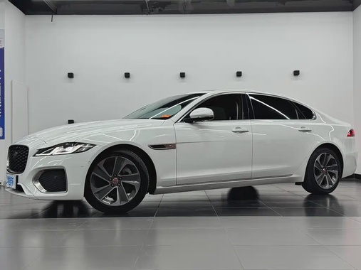 Jaguar XF 2022