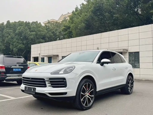 Porsche Cayenne 2022