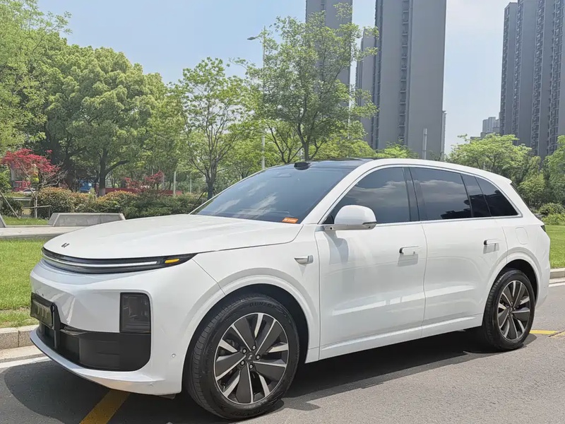 Li Auto L6