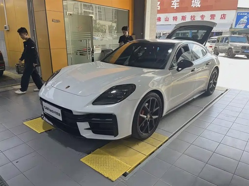 Porsche Panamera 2024