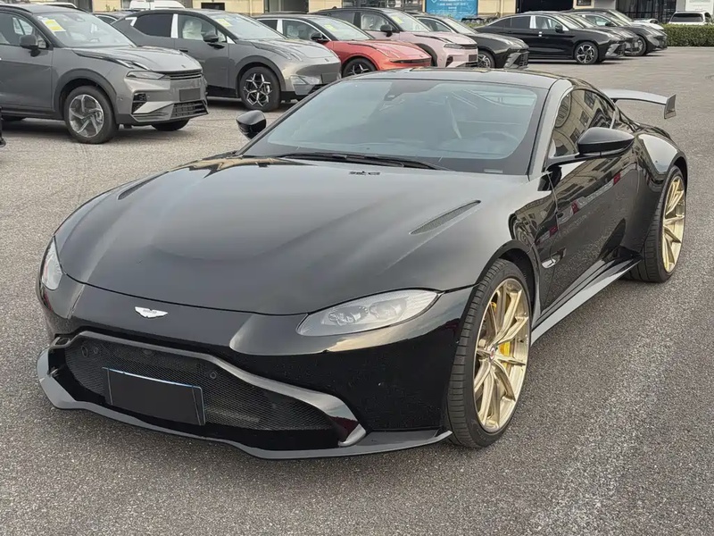 Aston Martin Vantage