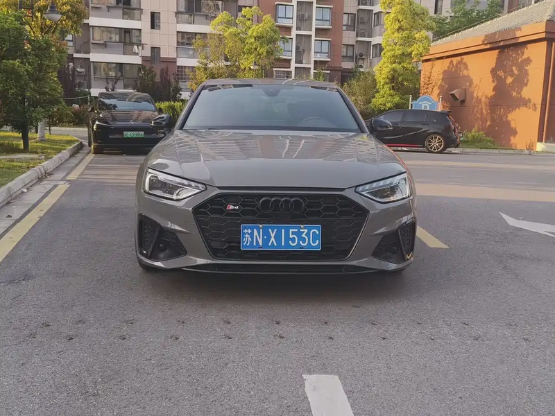 Audi S4
