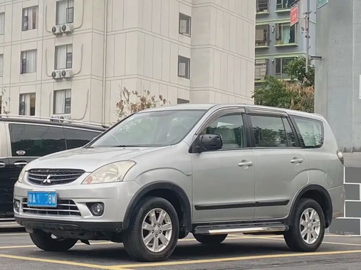 Mitsubishi Zinger 2014